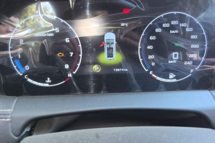 Used Geely Auto Haoyue 2020 1.8TD Automatic Comfort Edition 7-Seater Odometer Close Up