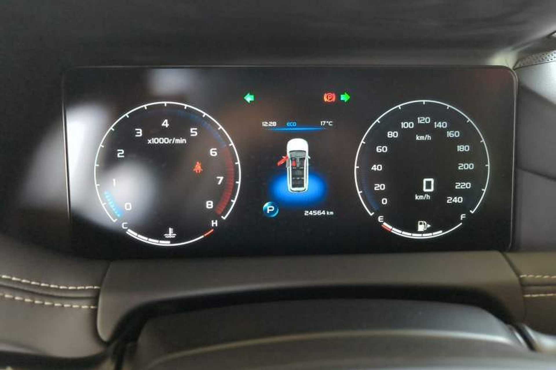 Used Geely Auto Haoyue 2020 1.8TD DCT Luxury 7-Seater Odometer Close Up