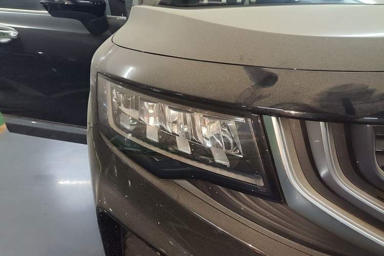 Used Geely Auto Haoyue 2020 1.8TD DCT Luxury Model 5 Seats Right Front Headlight