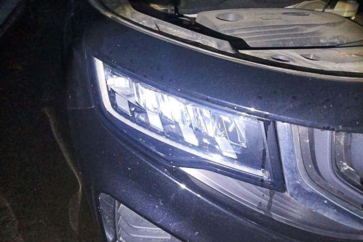 Used Geely Auto Haoyue 2020 1.8TD DCT Luxury Model 5 Seats Right Front Headlight