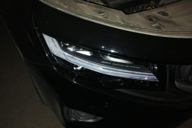 Used Geely Auto Haoyue 2020 1.8TD DCT Flagship 7-Seater Right Front Headlight