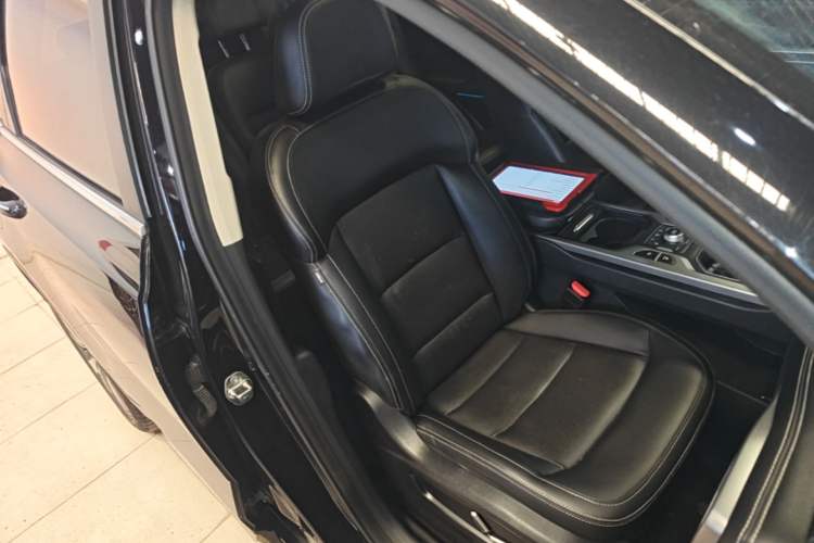 Used Geely Auto Haoyue 2020 1.8TD DCT Flagship 7-Seater Right Front Seat