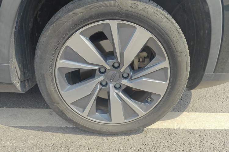 Used Geely Auto Haoyue 2020 1.8TD DCT Luxury Model 5 Seats Right Front Wheel Hub