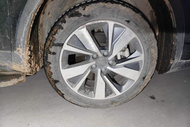 Used Geely Auto Haoyue 2020 1.8TD DCT Luxury 7-Seater Right Front Wheel Hub