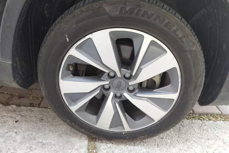 Used Geely Auto Haoyue 2020 1.8TD DCT Luxury Model 5 Seats Right Front Wheel Hub