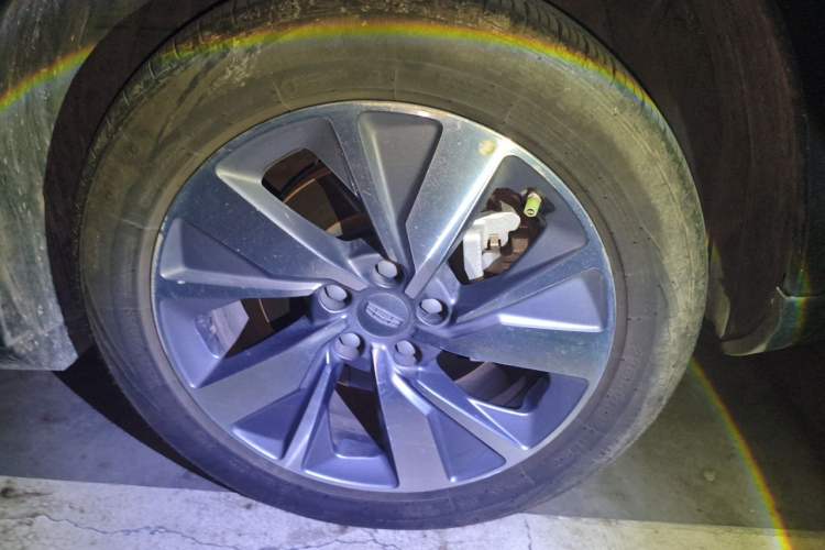 Used Geely Auto Haoyue 2020 1.8TD DCT Luxury 7-Seater Right Front Wheel Hub