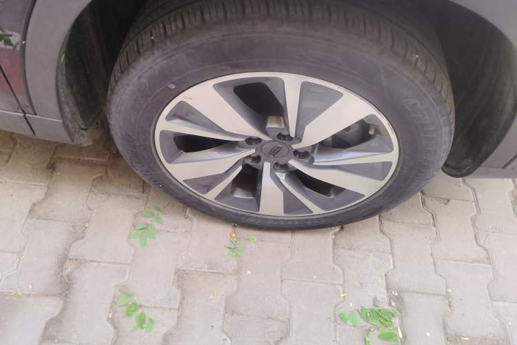 Used Geely Auto Haoyue 2020 1.8TD DCT Luxury 7-Seater Right Front Wheel Hub