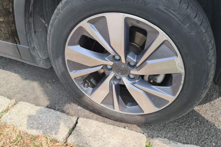 Used Geely Auto Haoyue 2020 1.8TD DCT Flagship 7-Seater Right Front Wheel Hub