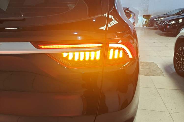 Used Geely Auto Haoyue 2020 1.8TD DCT Flagship 7-Seater Right Rear Taillight