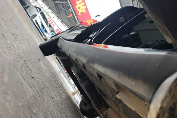 Used Geely Auto Haoyue 2020 1.8TD DCT Luxury Model 5 Seats Right Side Sill