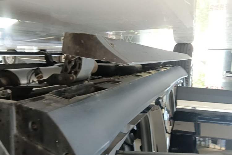 Used Geely Auto Haoyue 2020 1.8TD DCT Luxury 7-Seater Right Side Sill