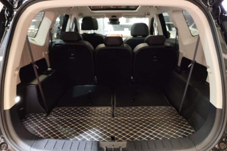 Used Geely Auto Haoyue 2020 1.8TD DCT Flagship 7-Seater Trunk