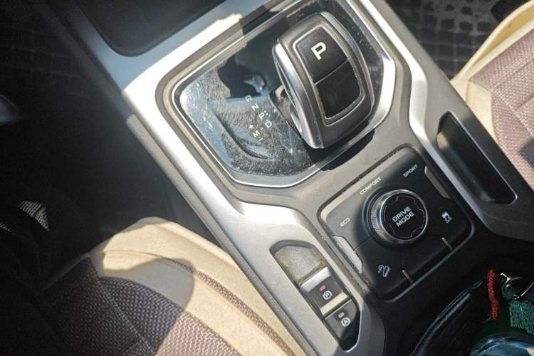 Used Geely Auto Haoyue 2020 1.8TD DCT Luxury 7-Seater Gear Lever