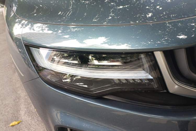 Used Geely Auto Haoyue 2020 1.8TD DCT Flagship 7-Seater Right Front Headlight