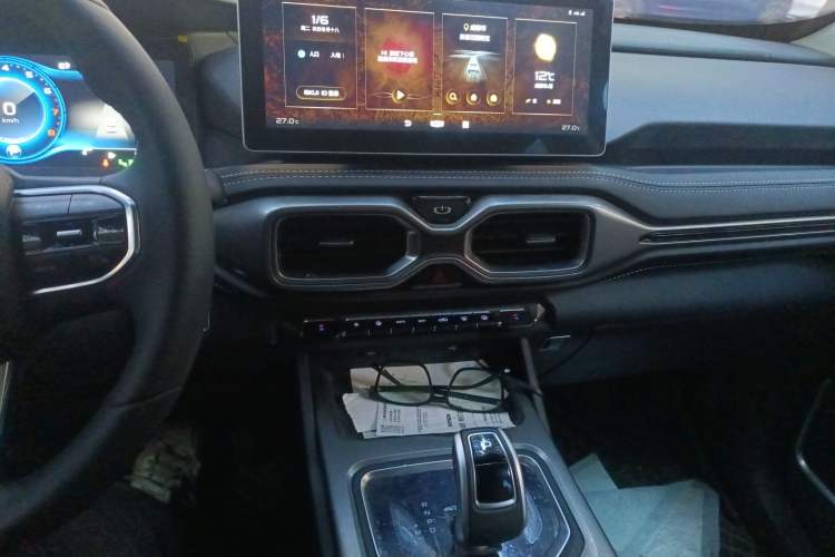 Used Geely Auto Haoyue 2020 1.8TD DCT Flagship 7-Seater Audio And AC Panel