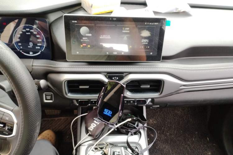 Used Geely Auto Haoyue 2020 1.8TD DCT Luxury 7-Seater Audio And AC Panel