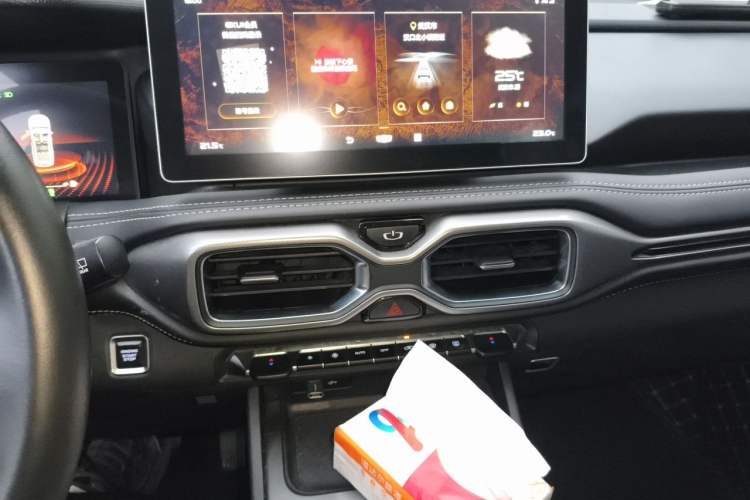 Used Geely Auto Haoyue 2020 1.8TD DCT Flagship 5-Seater Audio And AC Panel