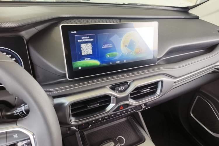 Used Geely Auto Haoyue 2020 1.8TD DCT Luxury 7-Seater Audio And AC Panel