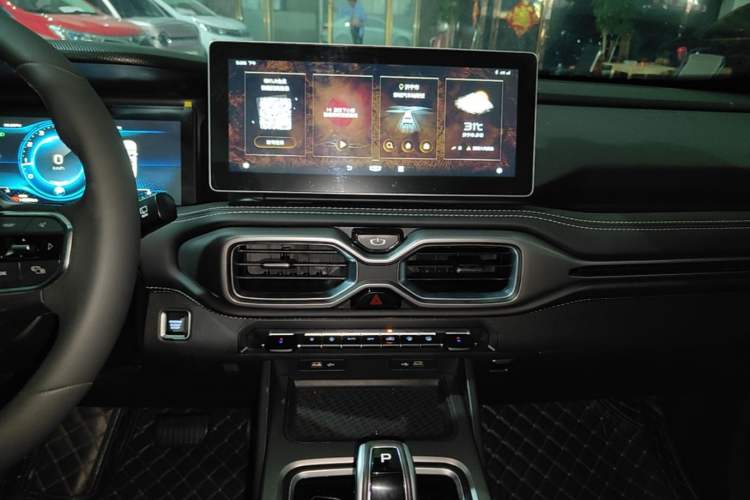 Used Geely Auto Haoyue 2020 1.8TD DCT Flagship 7-Seater Audio And AC Panel