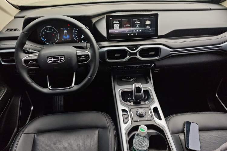 Used Geely Auto Haoyue 2020 1.8TD DCT Luxury 7-Seater Center Console