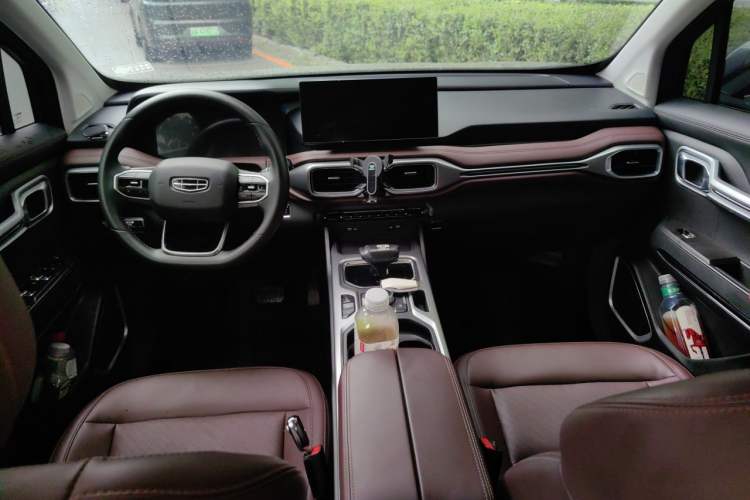 Used Geely Auto Haoyue 2020 1.8TD DCT Luxury 7-Seater Center Console
