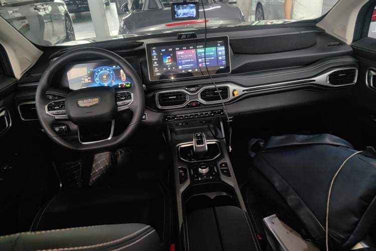 Used Geely Auto Haoyue 2020 1.8TD DCT Flagship 5-Seater Center Console