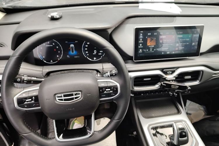Used Geely Auto Haoyue 2020 1.8TD DCT Luxury 7-Seater Center Console