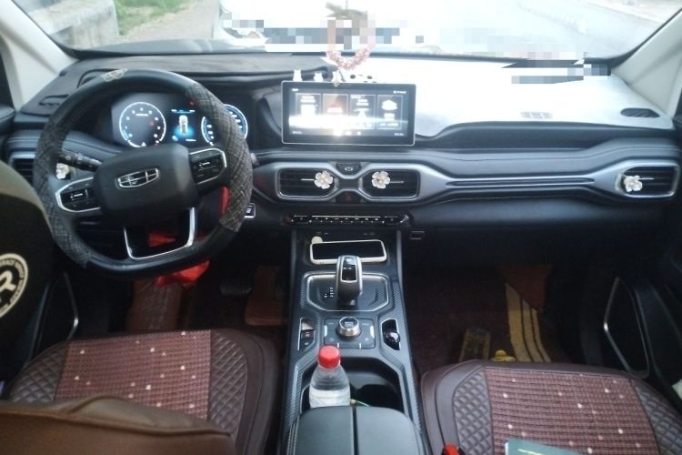Used Geely Auto Haoyue 2020 1.8TD DCT Luxury 7-Seater Center Console