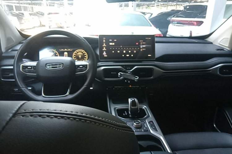 Used Geely Auto Haoyue 2020 1.8TD DCT Flagship 7-Seater Center Console