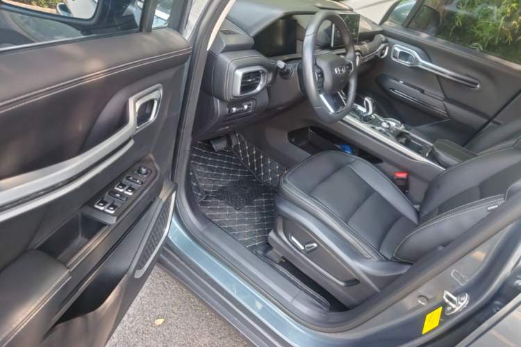 Used Geely Auto Haoyue 2020 1.8TD DCT Luxury Model 5 Seats Driver Seat