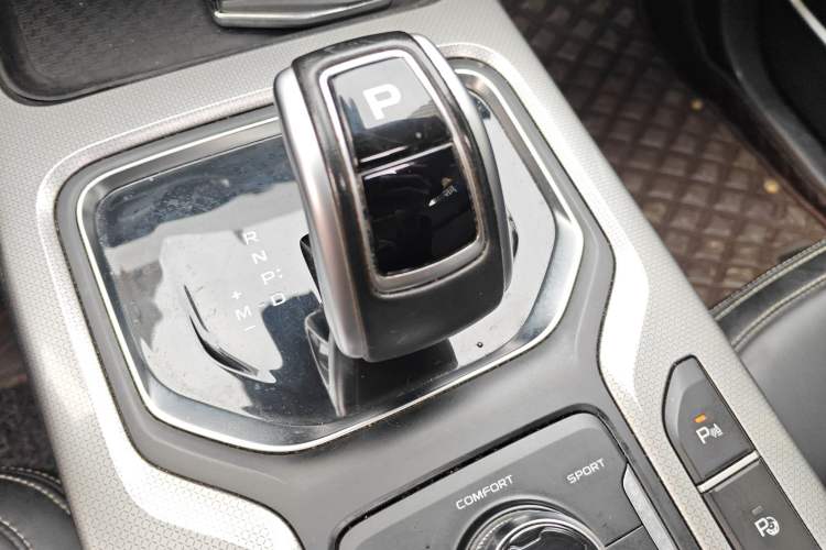 Used Geely Auto Haoyue 2020 1.8TD DCT Flagship 7-Seater Gear Lever