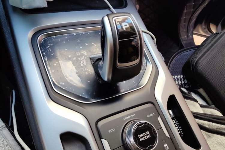 Used Geely Auto Haoyue 2020 1.8TD DCT Luxury 7-Seater Gear Lever
