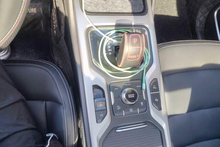 Used Geely Auto Haoyue 2020 1.8TD DCT Flagship 7-Seater Gear Lever