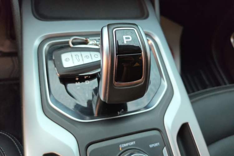Used Geely Auto Haoyue 2020 1.8TD DCT Luxury Model 5 Seats Gear Lever