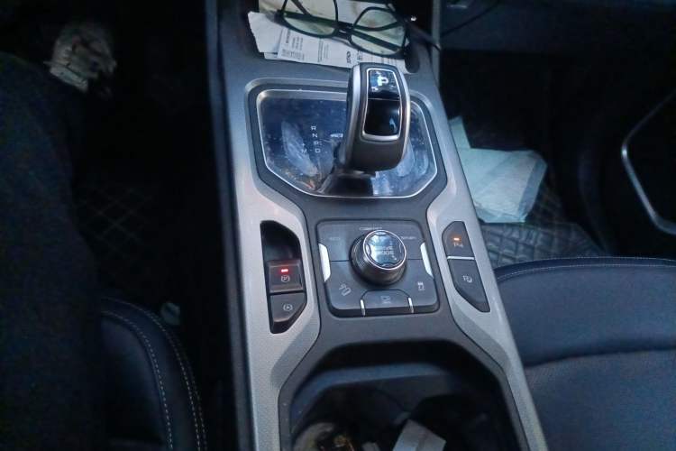 Used Geely Auto Haoyue 2020 1.8TD DCT Flagship 7-Seater Gear Lever