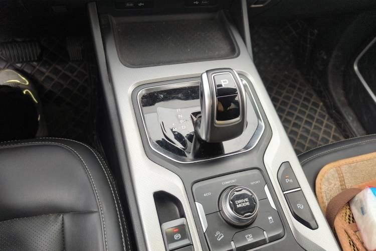 Used Geely Auto Haoyue 2020 1.8TD DCT Flagship 7-Seater Gear Lever