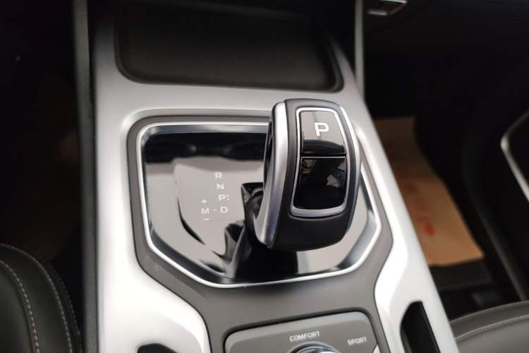 Used Geely Auto Haoyue 2020 1.8TD DCT Luxury Model 5 Seats Gear Lever