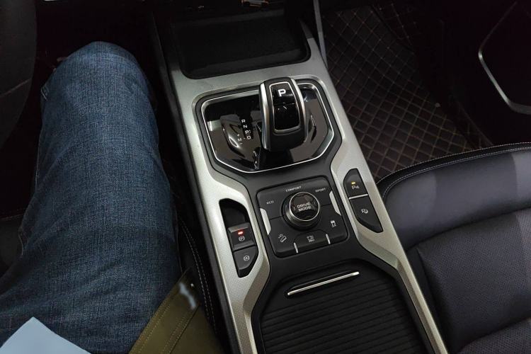 Used Geely Auto Haoyue 2020 1.8TD DCT Flagship 7-Seater Gear Lever