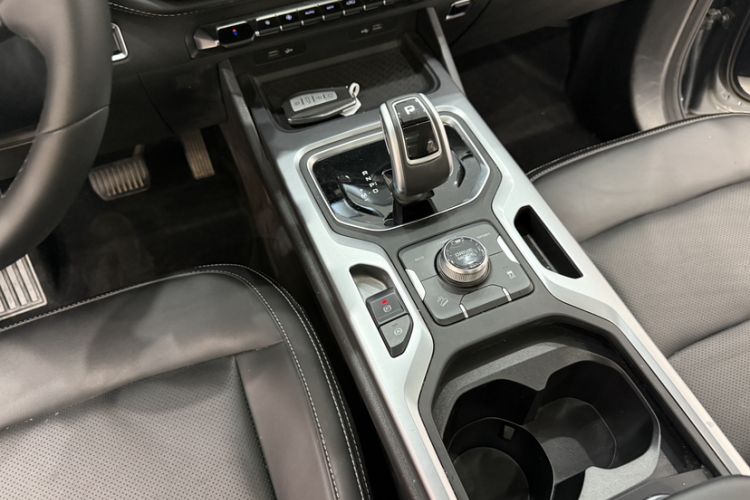 Used Geely Auto Haoyue 2020 1.8TD DCT Luxury 7-Seater Gear Lever