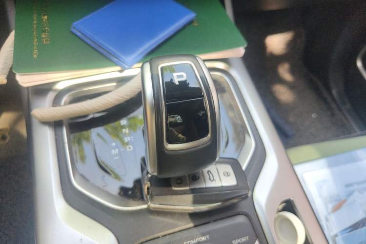 Used Geely Auto Haoyue 2020 1.8TD DCT Luxury 7-Seater Gear Lever
