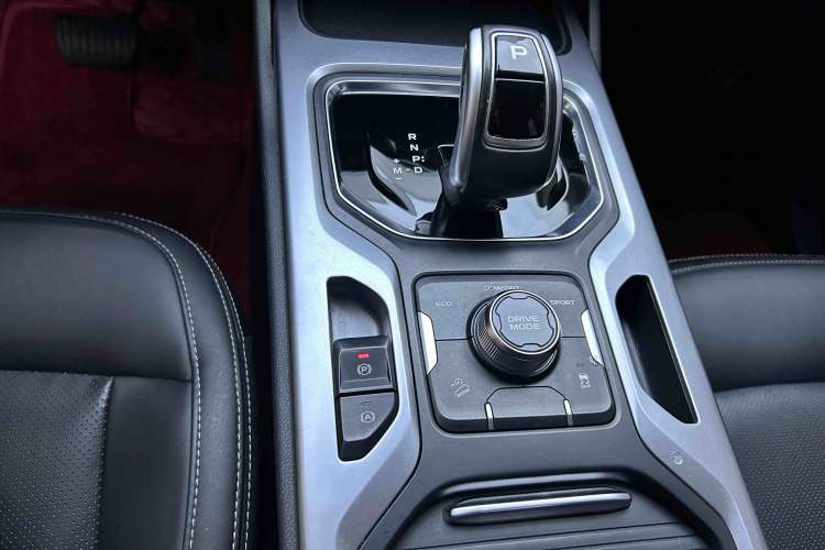 Used Geely Auto Haoyue 2020 1.8TD DCT Luxury 7-Seater Gear Lever