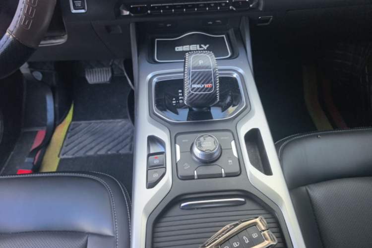 Used Geely Auto Haoyue 2020 1.8TD DCT Luxury Model 5 Seats Gear Lever