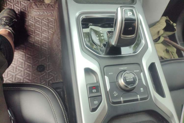 Used Geely Auto Haoyue 2020 1.8TD Automatic Comfort Edition 7-Seater Gear Lever