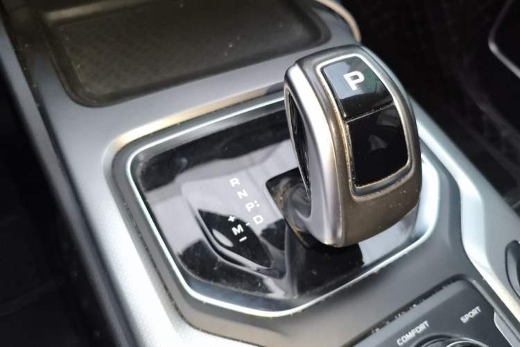 Used Geely Auto Haoyue 2020 1.8TD DCT Flagship 5-Seater Gear Lever