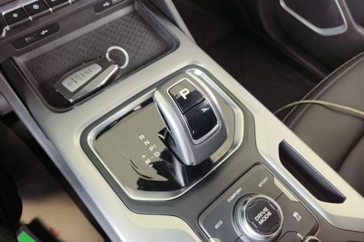 Used Geely Auto Haoyue 2020 1.8TD DCT Luxury 7-Seater Gear Lever