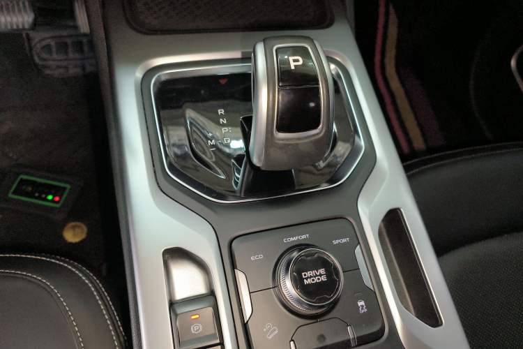 Used Geely Auto Haoyue 2020 1.8TD DCT Luxury Model 5 Seats Gear Lever