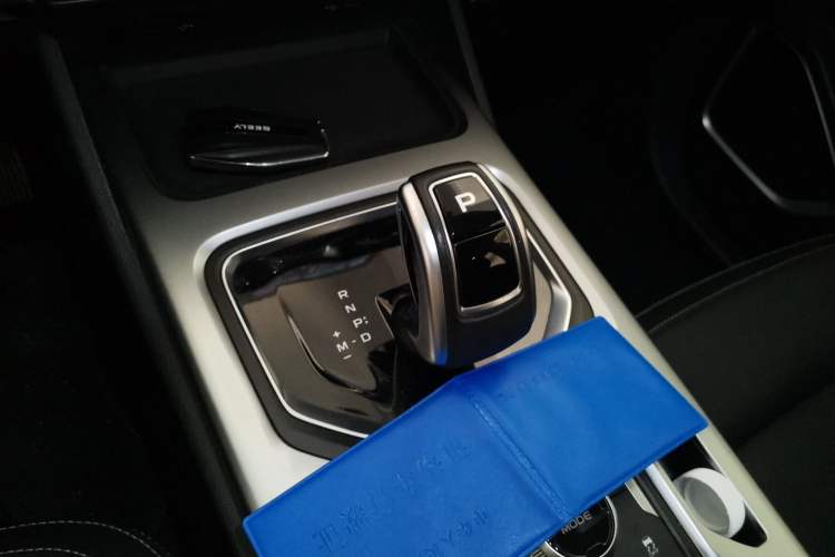 Used Geely Auto Haoyue 2020 1.8TD DCT Luxury 7-Seater Gear Lever