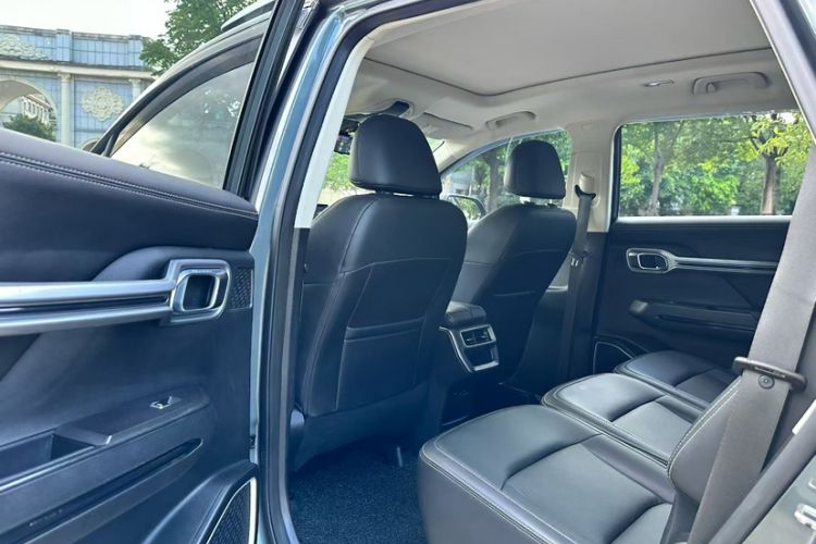 Used Geely Auto Haoyue 2020 1.8TD DCT Luxury 7-Seater Interior 4