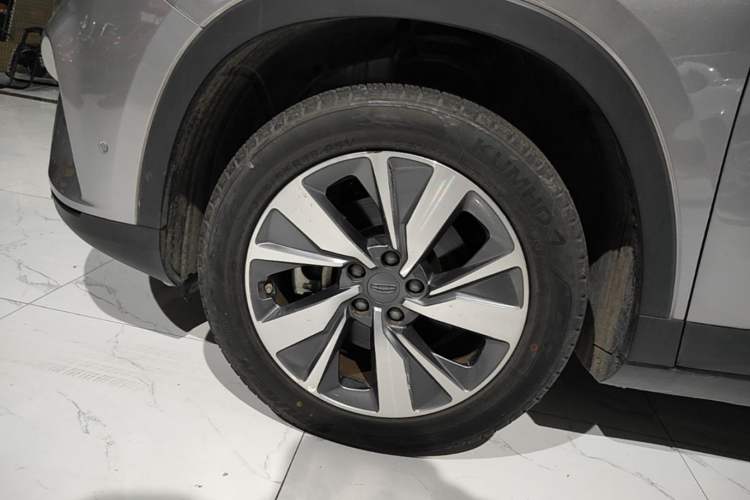 Used Geely Auto Haoyue 2020 1.8TD DCT Flagship 7-Seater Left Front Wheel Hub