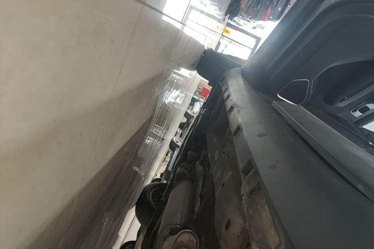 Used Geely Auto Haoyue 2020 1.8TD DCT Luxury 7-Seater Left Side Sill